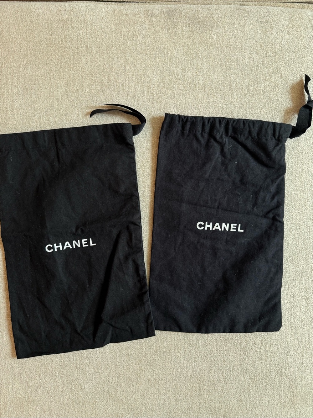 CHANEL Black Shoe Box with Dust Clothes